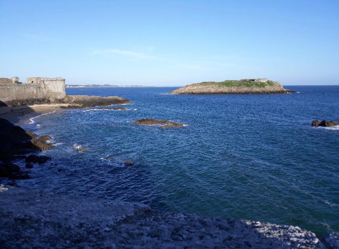 Appartement Au Coeur D'Intra Muros Saint-Malo Bagian luar foto
