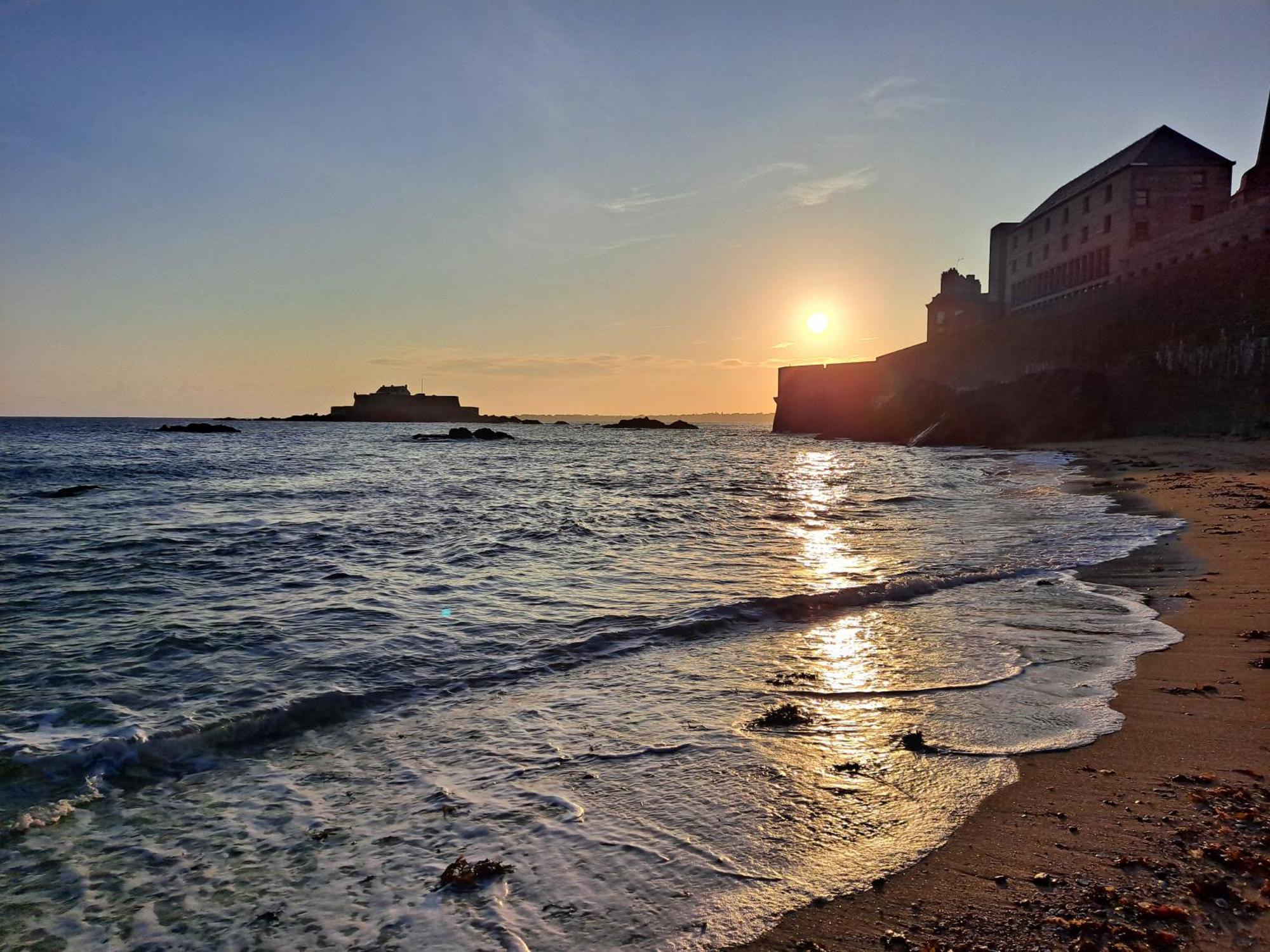 Appartement Au Coeur D'Intra Muros Saint-Malo Bagian luar foto